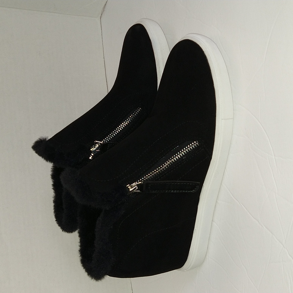 Madden Girl Prevale Wedge Sneakers Ankle Boots Faux Suede Fur Collar Size 9.5